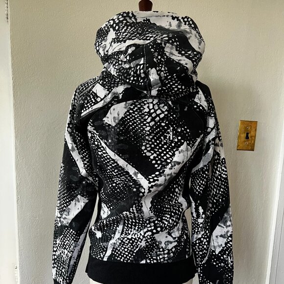 Lululemon Black & White Abstract Print Full-Zip Hoodie - Size 4 - Picture 2 of 5